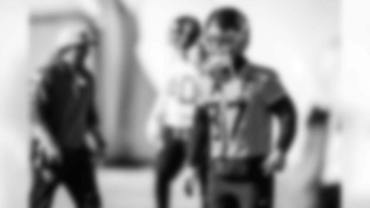 Wide receiver Xavier Restrepo #87 of the Tennessee Titans during practice at the Ascension Saint Thomas Sports Park on December 17, 2025 in Nashville, TN. Photo By Donald Page/Tennessee Titans