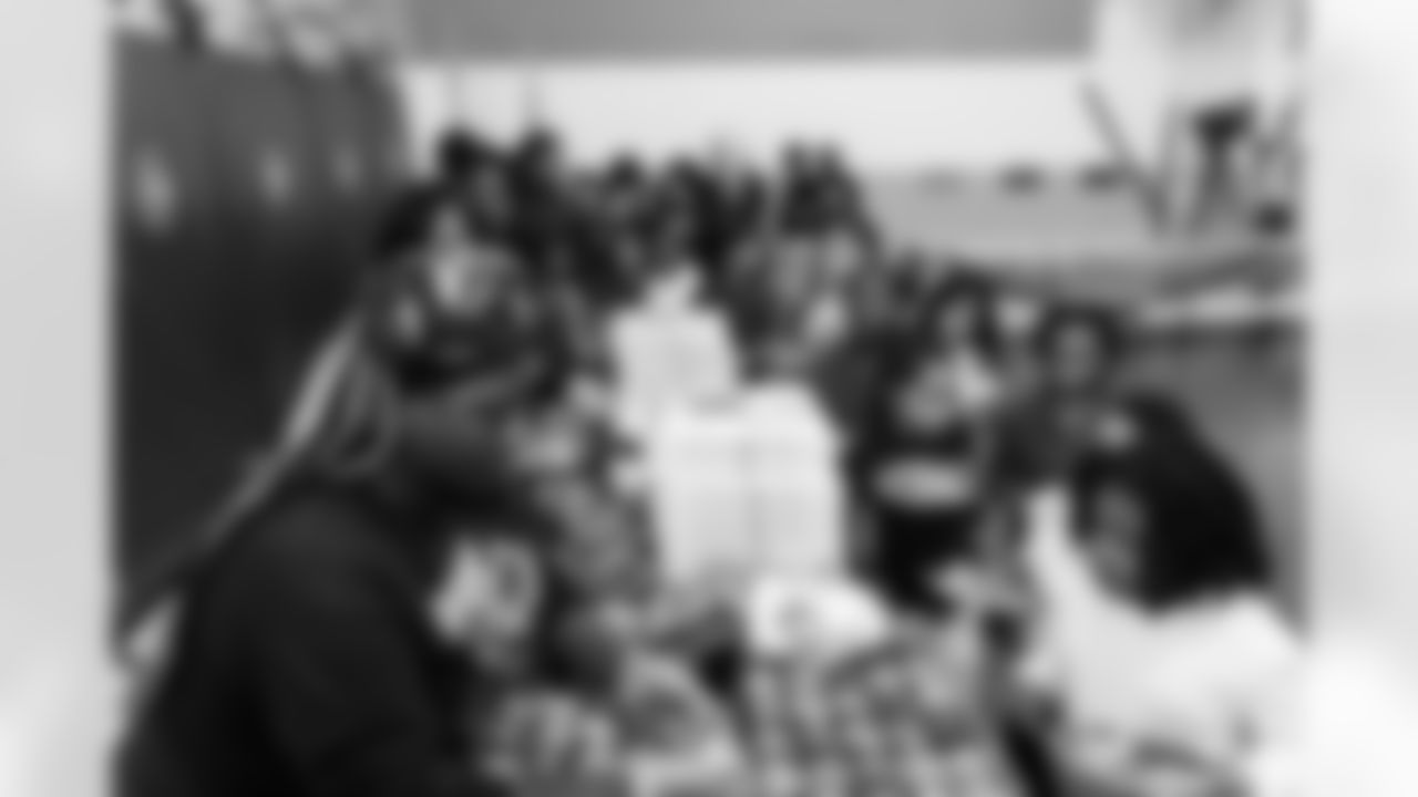 Defensive end Sebastian Joseph-Day #69 of the Tennessee Titans partners with Backfield In Motion to throw a Halloween Party for youth at Amqui Elementary School on October 21, 2025 in Nashville, TN. Photo By Jessie Rogers/Tennessee Titans