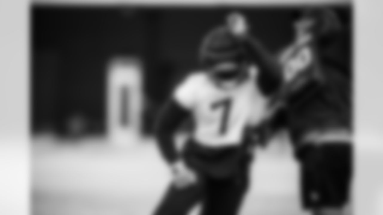 Outside Linebackers Coach Ben Bloom of the Tennessee Titans and Outside linebacker Oluwafemi Oladejo #7 of the Tennessee Titans during practice at the Ascension Saint Thomas Sports Park on December 31, 2025 in Nashville, TN. Photo By Donald Page/Tennessee Titans