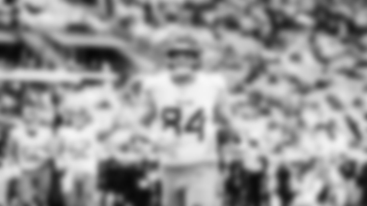 The Tennessee Titans and the Jacksonville Jaguars compete at EverBank Stadium on December 29, 2024 in Jacksonville, FL. Photo By //YOUR NAME///Tennessee Titans