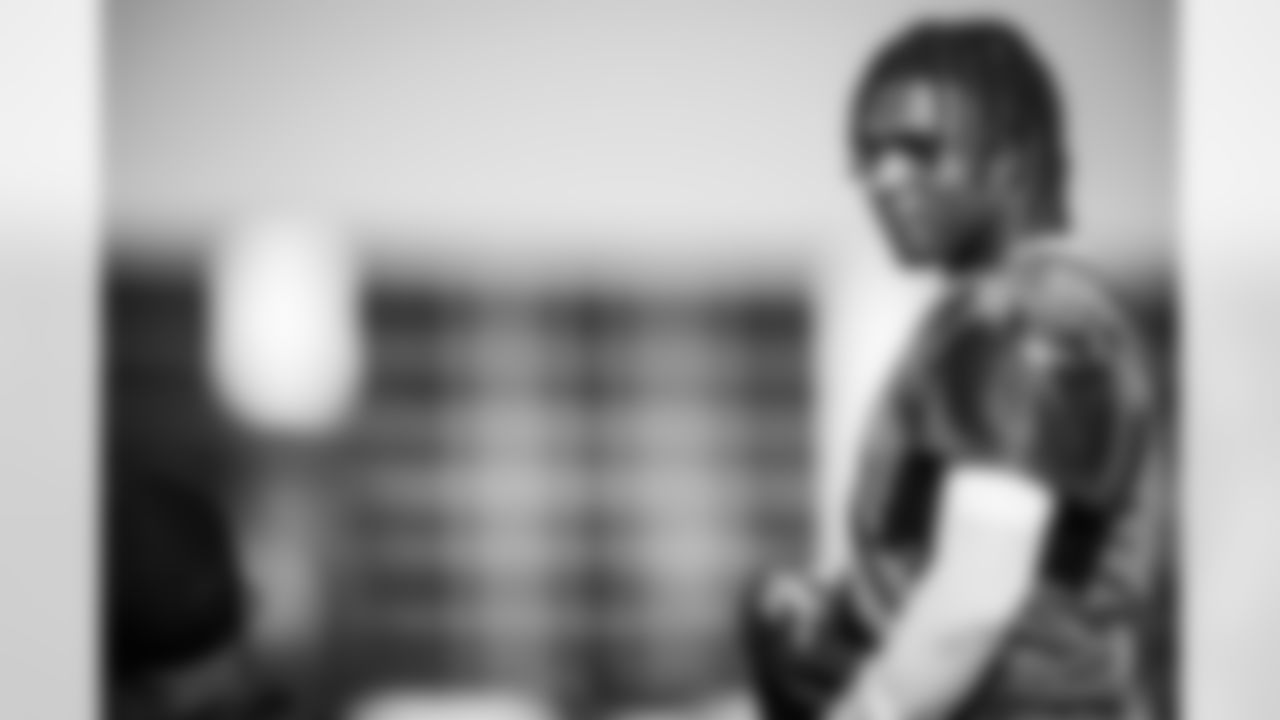 Quarterback Cam Ward #1 of the Tennessee Titans during practice at the Ascension Saint Thomas Sports Park on January 1, 2026 in Nashville, TN. Photo By Jessie Rogers/Tennessee Titans