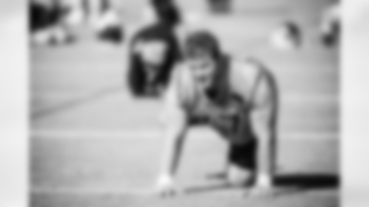 Offensive lineman Peter Skoronski #77 of the Tennessee Titans during practice at the Ascension Saint Thomas Sports Park on November 14, 2025 in Nashville, TN. Photo By Donald Page/Tennessee Titans