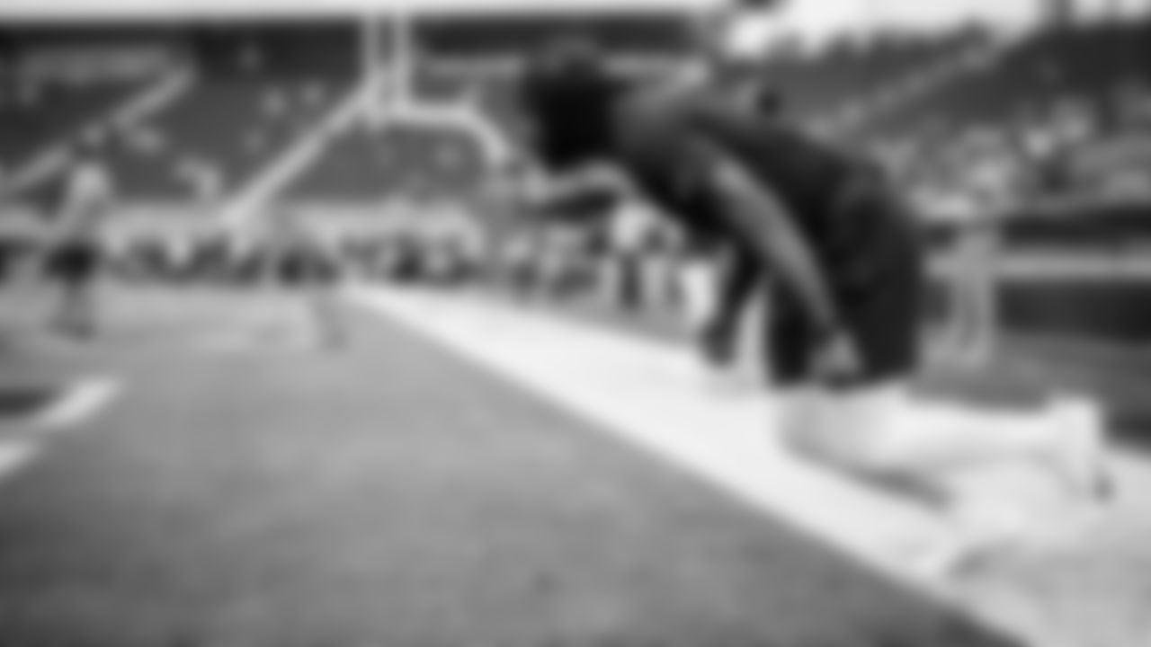 The Tennessee Titans and the San Francisco 49ers compete at Levi's Stadium on December 14, 2025 in San Francisco, CA. Photo By Jessie Rogers/Tennessee Titans