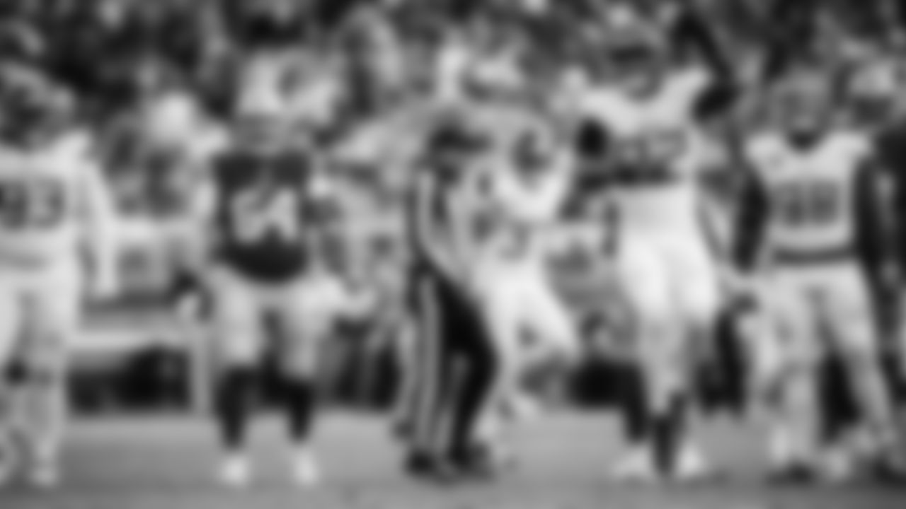 The Tennessee Titans and the San Francisco 49ers compete at Levi's Stadium on December 14, 2025 in San Francisco, CA. Photo By Jessie Rogers/Tennessee Titans