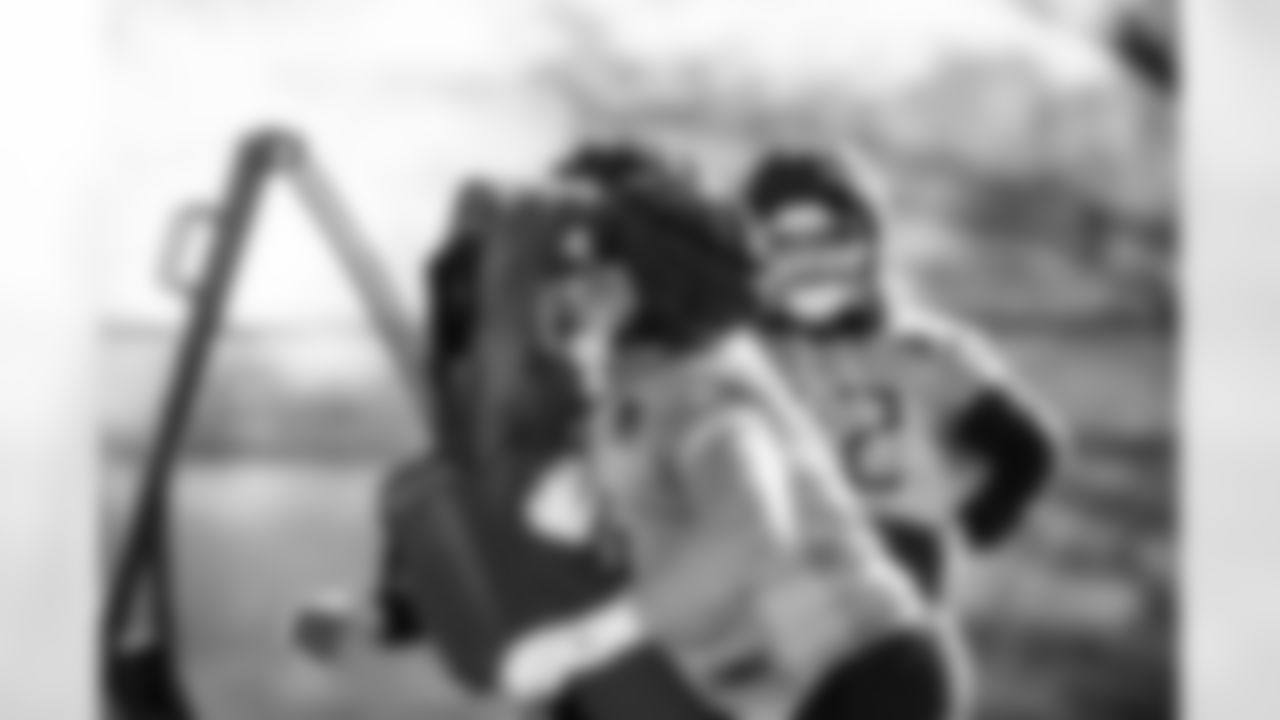 Guard Jackson Slater #64 of the Tennessee Titans during practice at the Ascension Saint Thomas Sports Park on December 11, 2025 in Nashville, TN. Photo By Jessie Rogers/Tennessee Titans