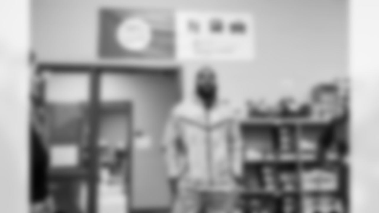 Jeffery Simmons Sack Campaign Check Donation on January 21, 2026 in Nashville, TN. Photo By Beau Brune/Tennessee Titans