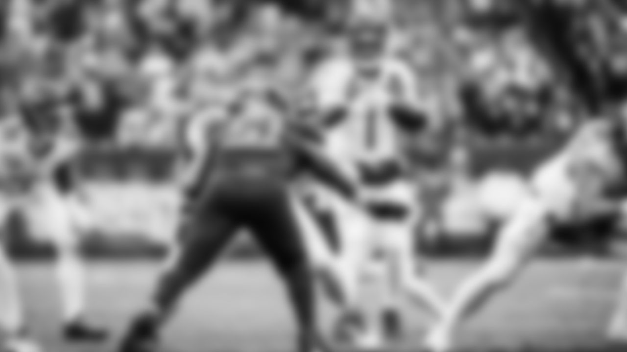 The Tennessee Titans and the Cleveland Browns compete at Huntington Bank Field on December 07, 2025 in Cleveland, OH. Photo By Jessie Rogers/Tennessee Titans