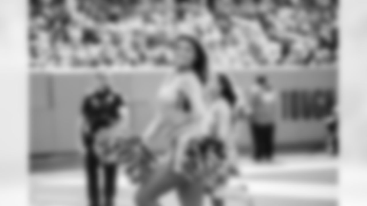 Tennessee Titans Cheerleaders during the game between the Tennessee Titans and the New Orleans Saints at Nissan Stadium on December 28, 2025 in Nashville, TN. Photo By Kaitlyn Hungerford/Tennessee Titans