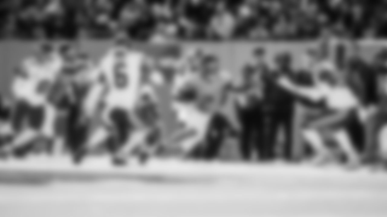 The Tennessee Titans and the Kansas City Chiefs compete at Nissan Stadium on December 21, 2025 in Nashville, TN. Photo By Jessie Rogers/Tennessee Titans