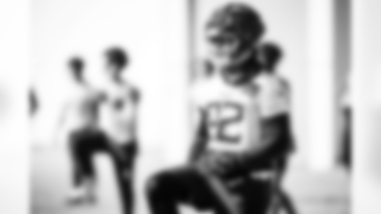 Outside linebacker Jaylen Harrell #92 of the Tennessee Titans during practice at the Ascension Saint Thomas Sports Park on December 17, 2025 in Nashville, TN. Photo By Donald Page/Tennessee Titans