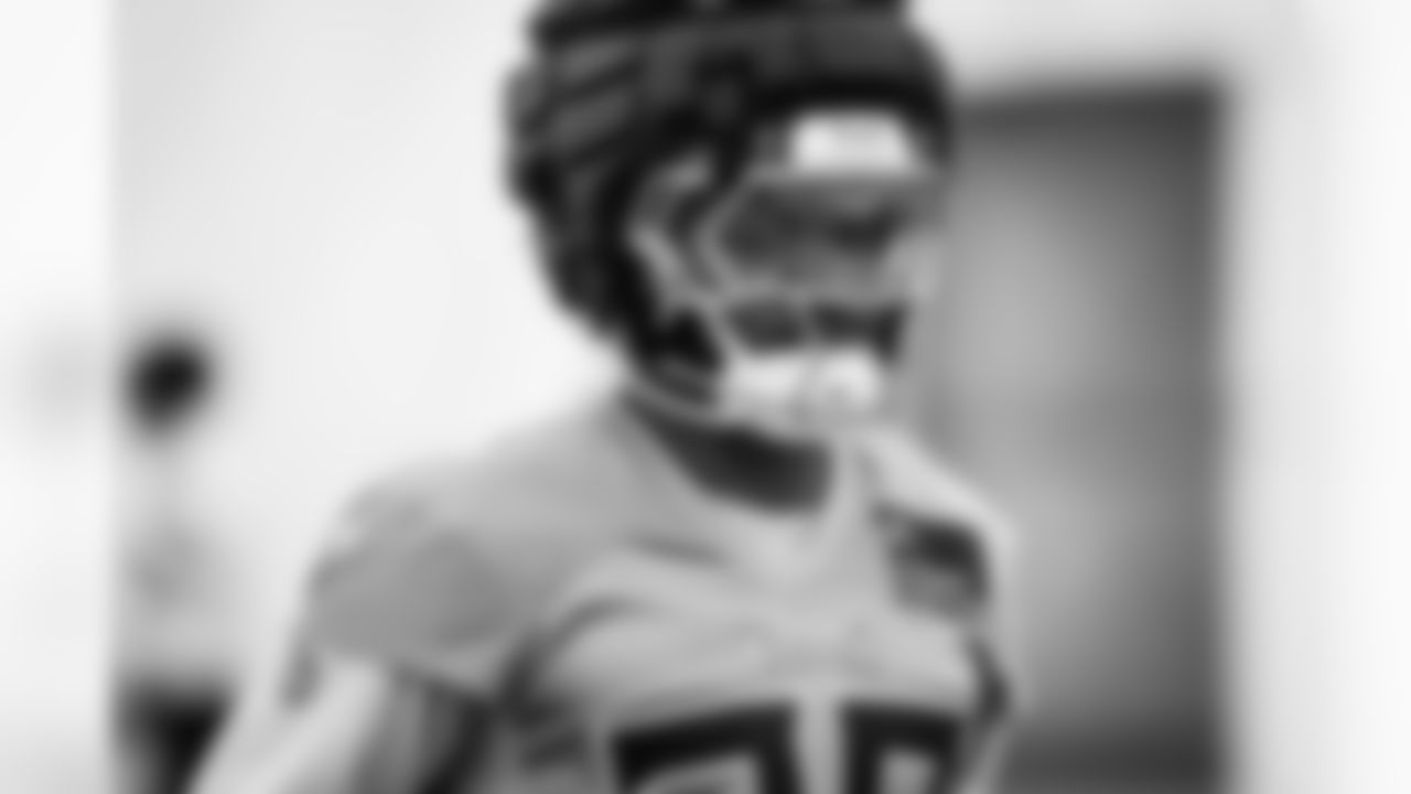 Running back Tony Pollard #20 of the Tennessee Titans during practice at the Ascension Saint Thomas Sports Park on December 26, 2025 in Nashville, TN. Photo By Donald Page/Tennessee Titans