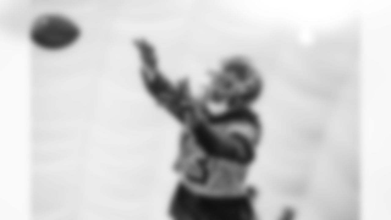 Wide receiver Hal Presley III #81 of the Tennessee Titans during practice in the bubble at the Ascension Saint Thomas Sports Park on October 29, 2025 in Nashville, TN. Photo By Donald Page/Tennessee Titans