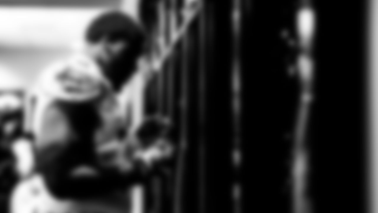 Center Lloyd Cushenberry III #79 of the Tennessee Titans before the game between the Tennessee Titans and the Jacksonville Jaguars at EverBank Stadium on January 04, 2026 in Jacksonville, FL. Photo By Donald Page/Tennessee Titans