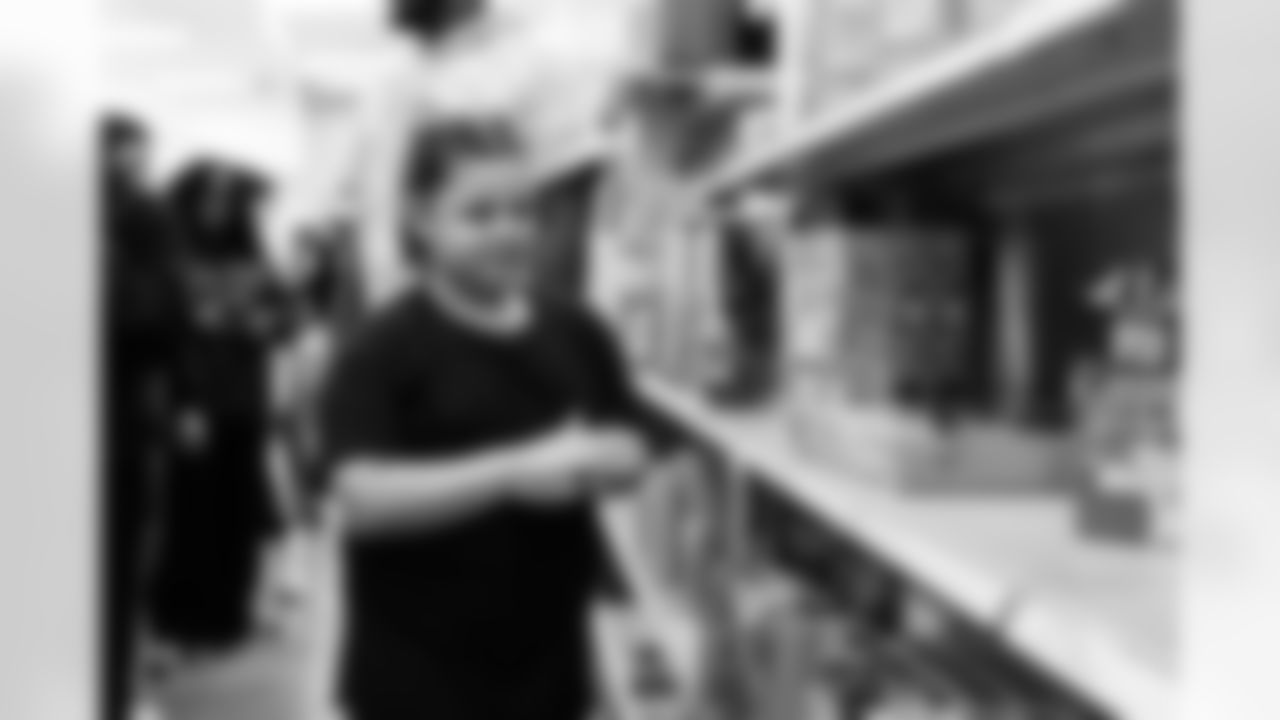 JC Latham Holiday Shopping Event on December 22, 2025 at Target in Nashville, TN. Photo By Beau Brune/Tennessee Titans