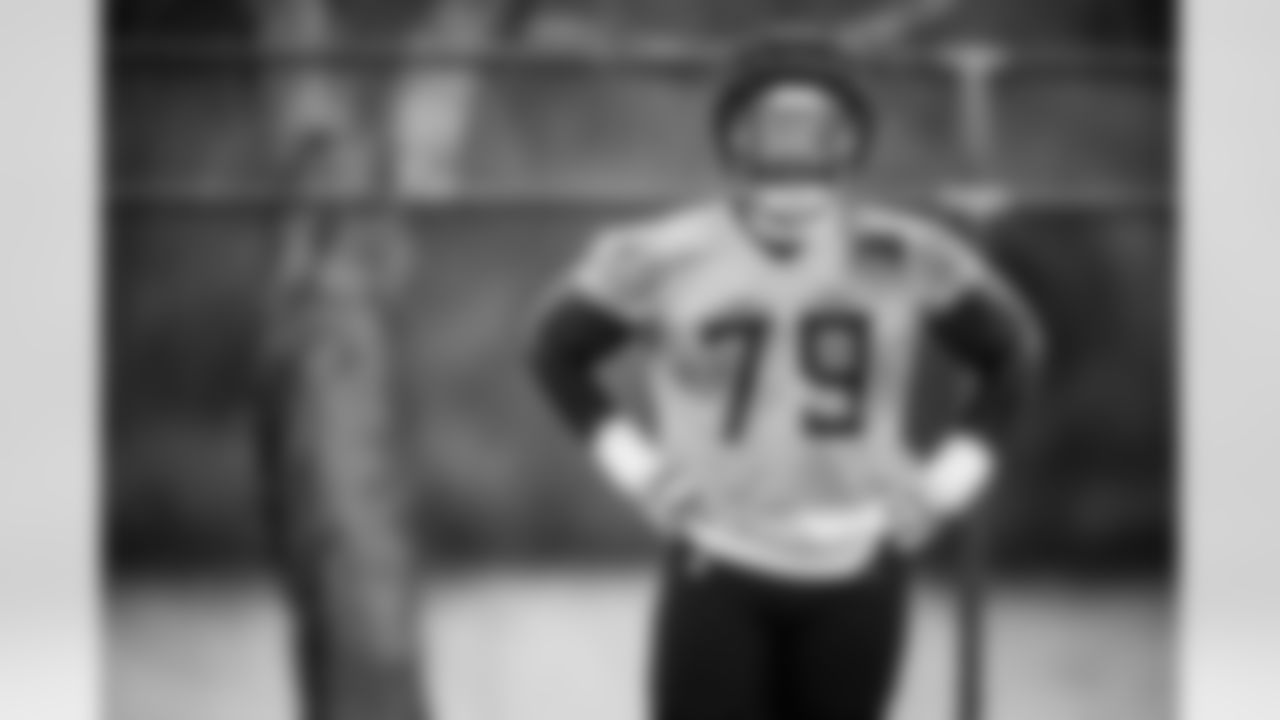 Center Lloyd Cushenberry III #79 of the Tennessee Titans during practice at the Ascension Saint Thomas Sports Park on December 10, 2025 in Nashville, TN. Photo By Donald Page/Tennessee Titans