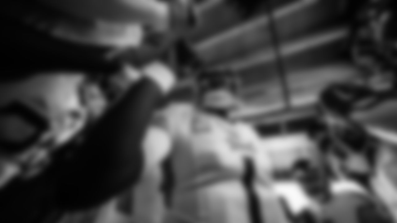 The Tennessee Titans and the San Francisco 49ers compete at Levi's Stadium on December 14, 2025 in San Francisco, CA. Photo By Donald Page/Tennessee Titans