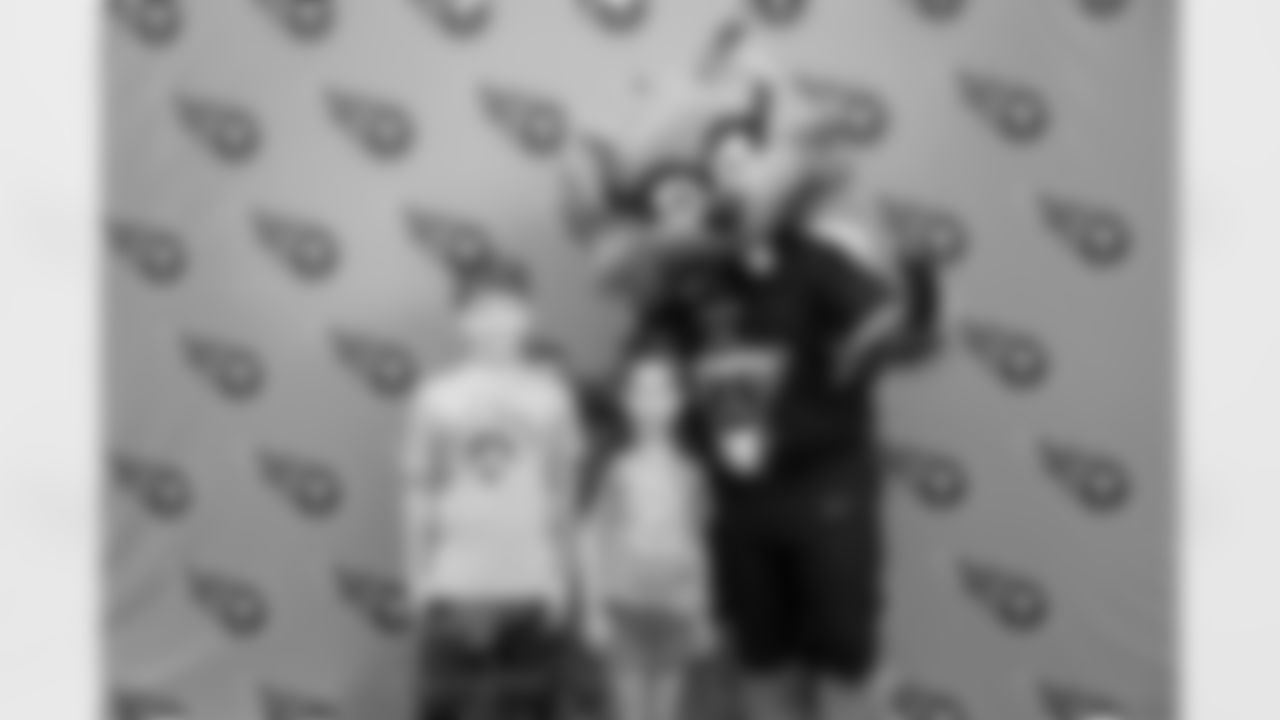Campers taking photos with T-Rac at The Tennessee Titans Youth Football Camp at Austin Peay State University on June 09, 2025 in Clarksville, TN. Photo By Kaitlyn Hungerford/Tennessee Titans
