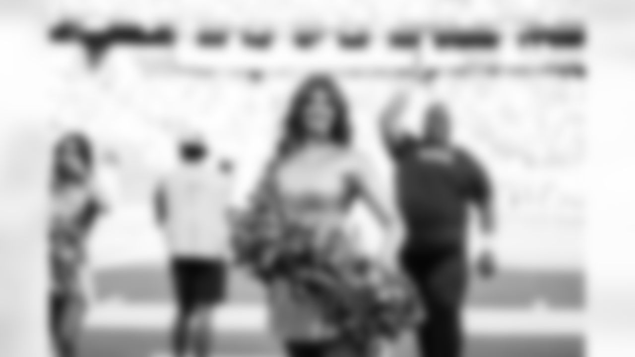 Tennessee Titans Cheerleaders during the game between the Tennessee Titans and the Seattle Seahawks at Nissan Stadium on November 23, 2025 in Nashville, TN. Photo By Kaitlyn Hungerford/Tennessee Titans