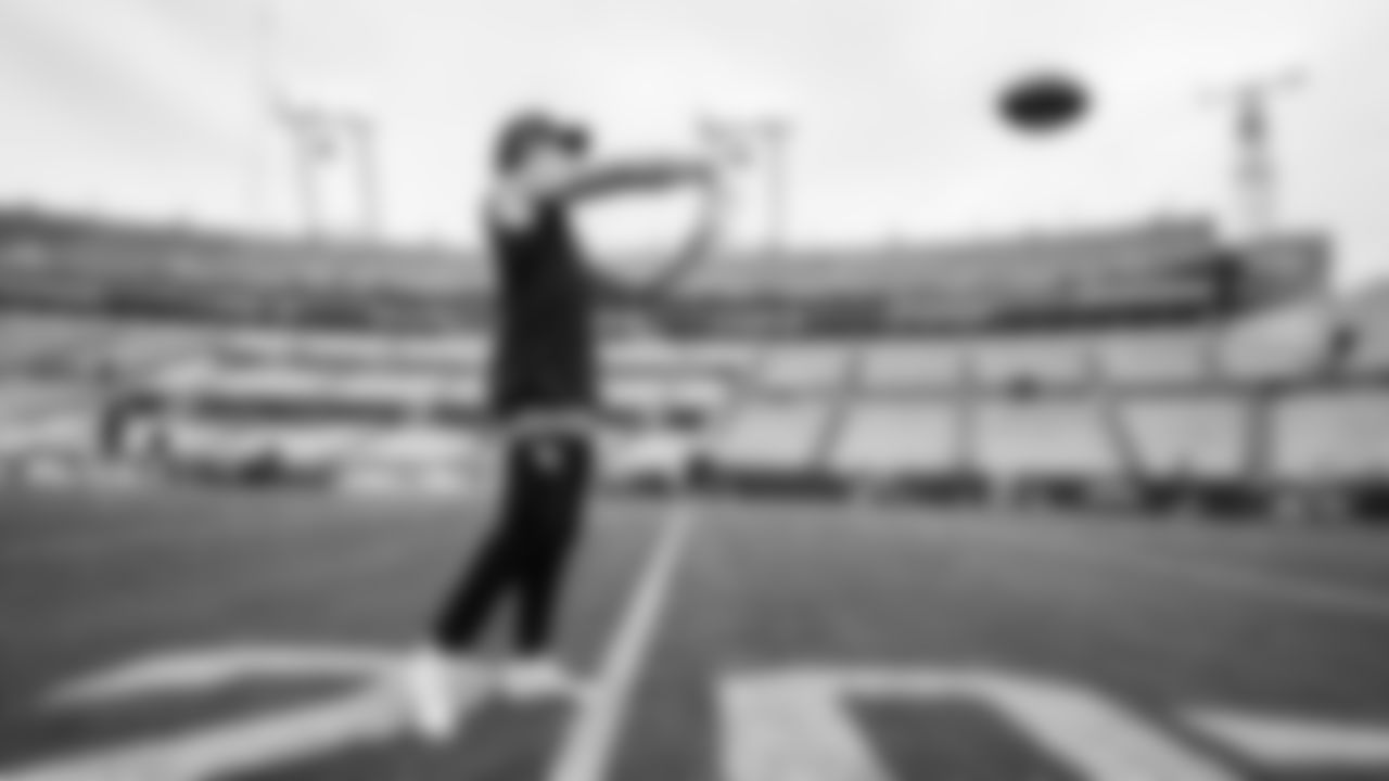 The Tennessee Titans and the Jacksonville Jaguars compete at EverBank Stadium on December 29, 2024 in Jacksonville, FL. Photo By //YOUR NAME///Tennessee Titans