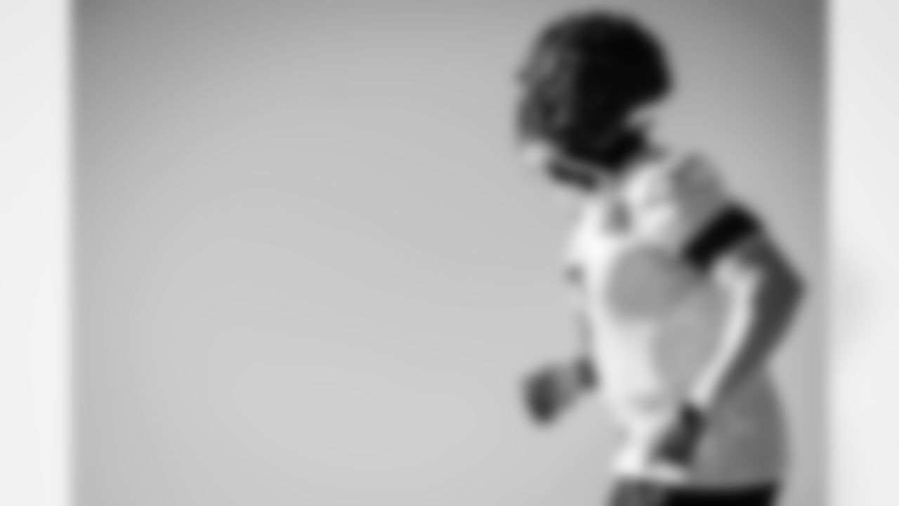 Outside linebacker Oluwafemi Oladejo #7 of the Tennessee Titans during practice at the Ascension Saint Thomas Sports Park on December 19, 2025 in Nashville, TN. Photo By Jessie Rogers/Tennessee Titans