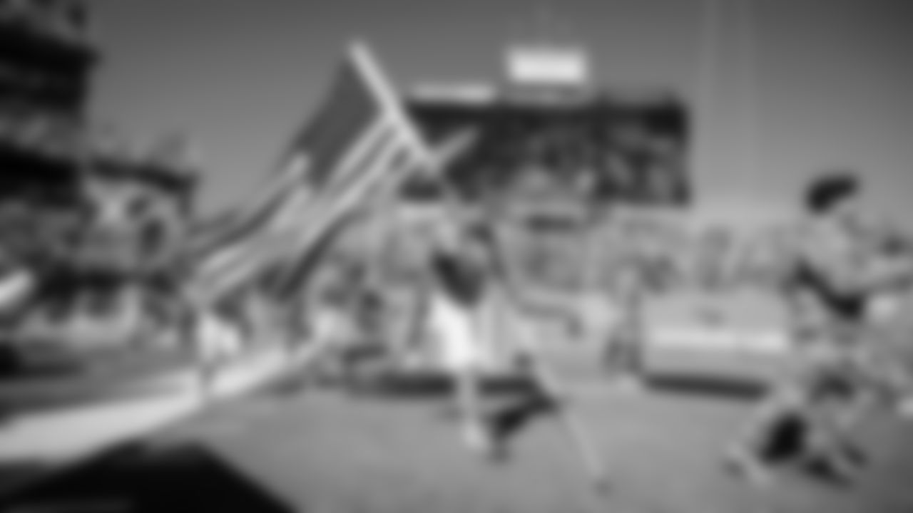 The Tennessee Titans and the Houston Texans compete at Nissan Stadium on November 16, 2025 in Nashville, TN. Photo By Beau Brune/Tennessee Titans