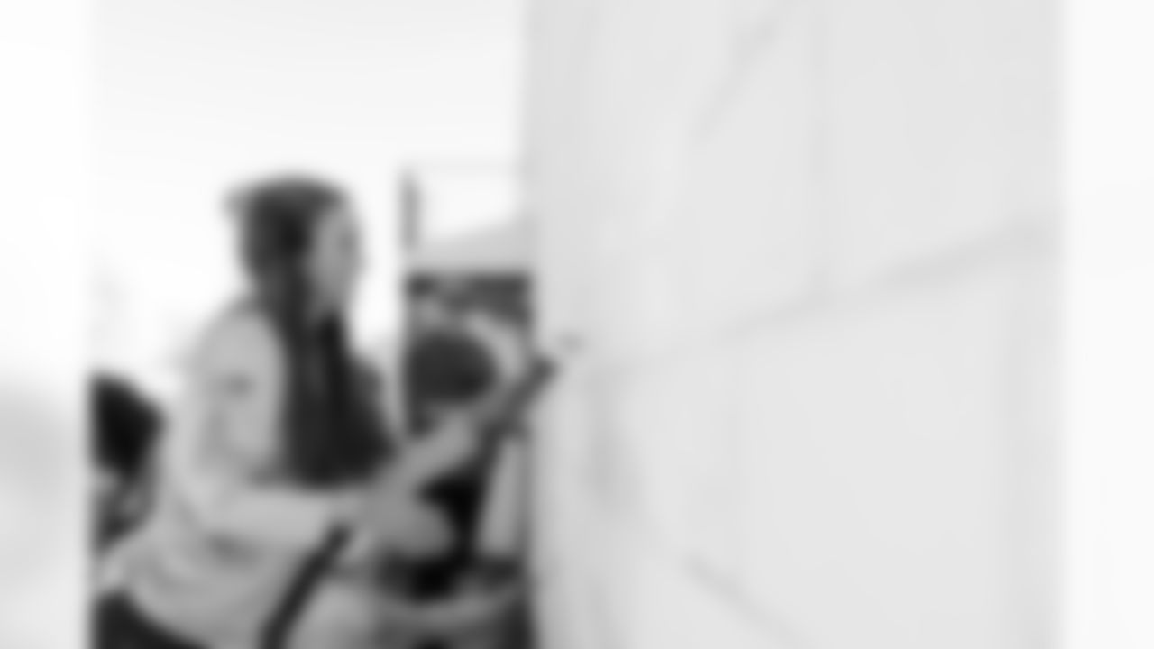 The Tennessee Titans partner with CreatiVets to help renovate a former church building to be a new art center for veterans on November 14, 2025 in Nashville, TN. Photo By Jessie Rogers/Tennessee Titans