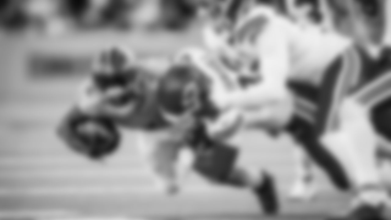 The Tennessee Titans and the Kansas City Chiefs compete at Nissan Stadium on December 21, 2025 in Nashville, TN. Photo By Jessie Rogers/Tennessee Titans