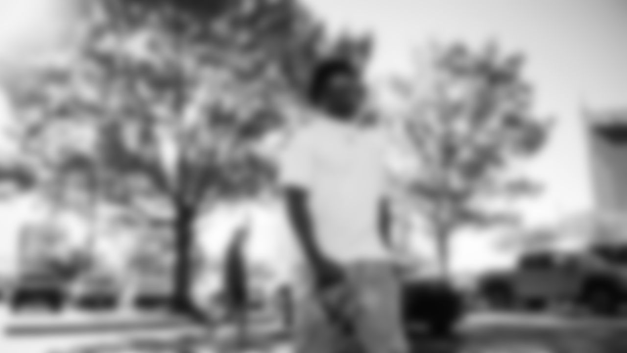 The Tennessee Titans and the Houston Texans compete at Nissan Stadium on November 16, 2025 in Nashville, TN. Photo By Donald Page/Tennessee Titans