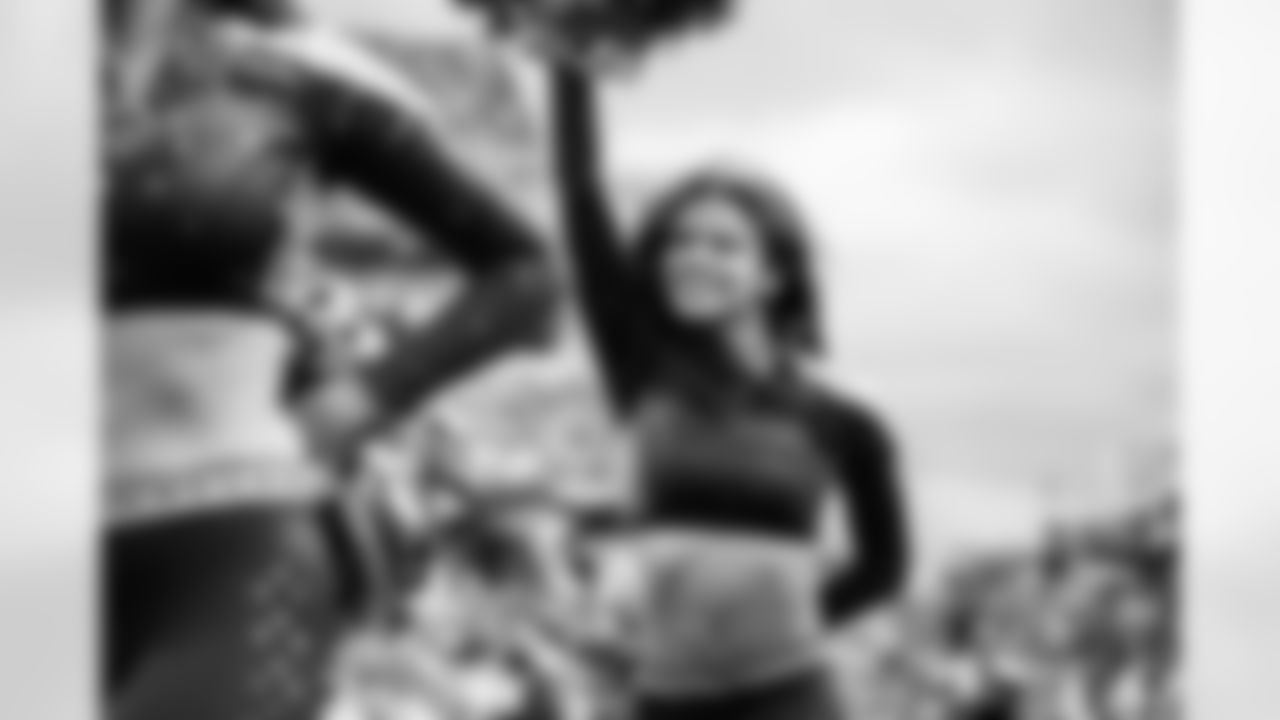 Tennessee Titans Cheerleaders performing during the game between the Tennessee Titans and the Los Angeles Chargers at Nissan Stadium on November 02, 2025 in Nashville, TN. Photo By Kaitlyn Hungerford/Tennessee Titans