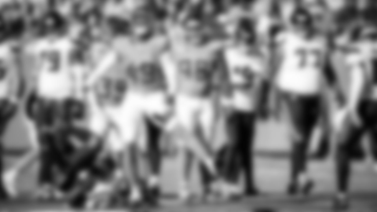 The Tennessee Titans and the Houston Texans compete at Nissan Stadium on November 16, 2025 in Nashville, TN. Photo By Beau Brune/Tennessee Titans