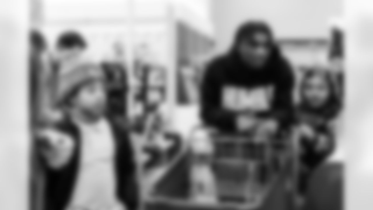 Quarterback Cam Ward #1 of the Tennessee Titans partners with Preston Taylor Ministries to take 8 kids holiday shopping on December 16, 2025 in Nashville, TN. Photo By Jessie Rogers/Tennessee Titans