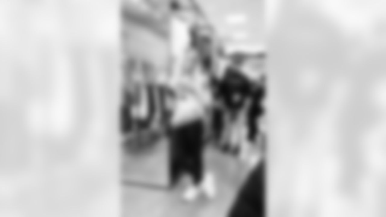 Defensive lineman Jeffery Simmons #98 of the Tennessee Titans partners with Big Brothers Big Sisters of Middle Tennessee to take 9th and 10th graders shopping at JD Sports on December 10, 2024 in Nashville, TN. Photo By Donald Page/Tennessee Titans