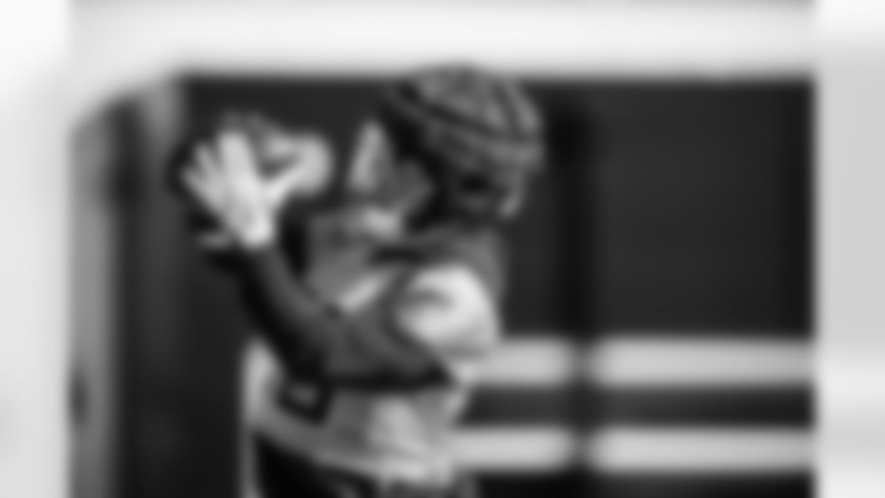 Running back Tony Pollard #20 of the Tennessee Titans during practice at the Ascension Saint Thomas Sports Park on December 11, 2025 in Nashville, TN. Photo By Jessie Rogers/Tennessee Titans