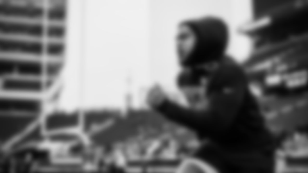 The Tennessee Titans and the San Francisco 49ers compete at Levi's Stadium on December 14, 2025 in San Francisco, CA. Photo By Jessie Rogers/Tennessee Titans