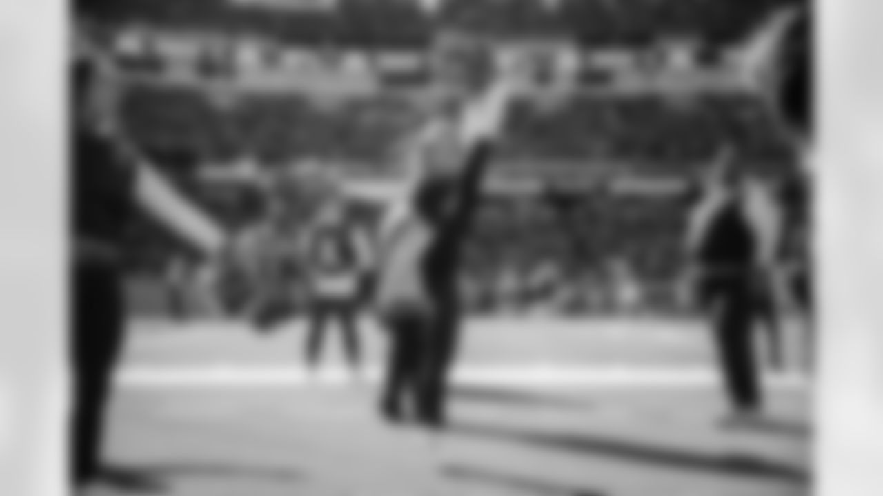 Tennessee Titans Cheerleaders during the game between the Tennessee Titans and the Jacksonville Jaguars at Nissan Stadium on November 30, 2025 in Nashville, TN. Photo By Kaitlyn Hungerford/Tennessee Titans