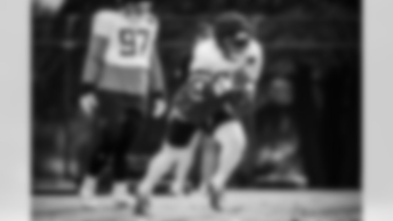 Defensive tackle Jeffery Simmons #98 of the Tennessee Titans during practice at the Ascension Saint Thomas Sports Park on November 13, 2025 in Nashville, TN. Photo By Donald Page/Tennessee Titans