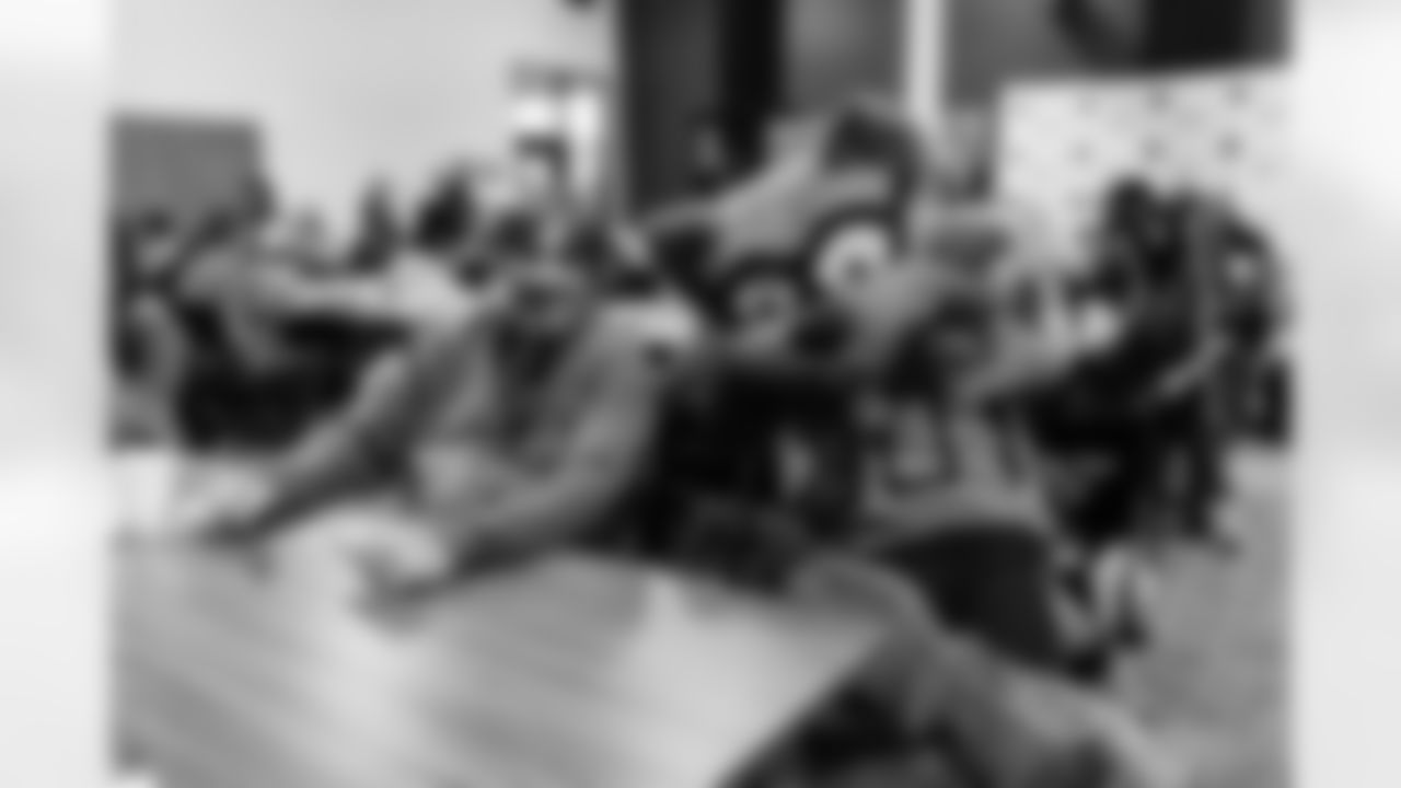 Tennessee Titans host a lunch and play bingo with veterans on Veteran's Day at Operation Stand Down on November 11, 2025 in Nashville, TN. Photo By Jessie Rogers/Tennessee Titans