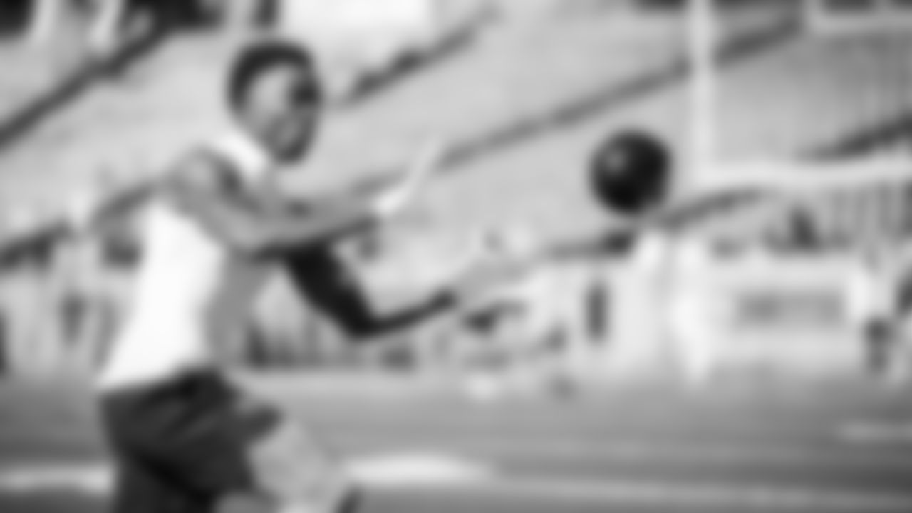 The Tennessee Titans and the Houston Texans compete at Nissan Stadium on November 16, 2025 in Nashville, TN. Photo By Beau Brune/Tennessee Titans