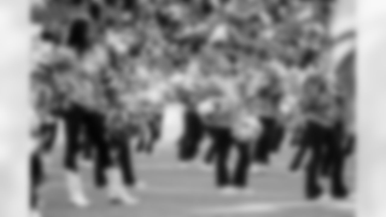 Junior Cheer Performance, Tennessee Titans Cheerleaders before the game between the Tennessee Titans and the Los Angeles Chargers at Nissan Stadium on November 02, 2025 in Nashville, TN. Photo By Beau Brune/Tennessee Titans
