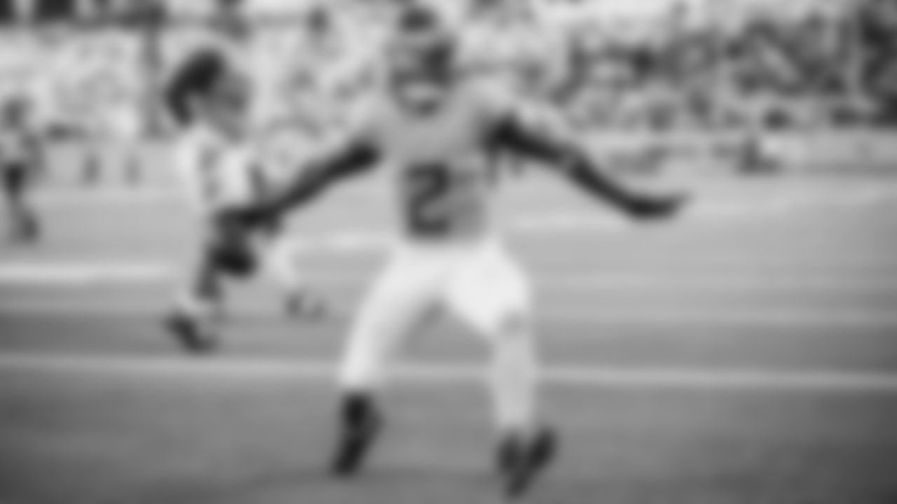 The Tennessee Titans and the Kansas City Chiefs compete at Nissan Stadium on December 21, 2025 in Nashville, TN. Photo By Donald Page/Tennessee Titans