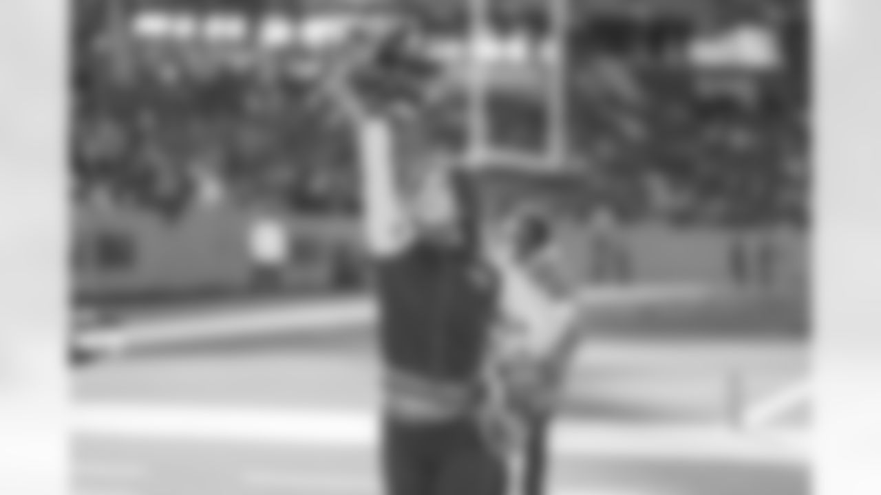 Tennessee Titans Cheerleaders during the game between the Tennessee Titans and the Jacksonville Jaguars at Nissan Stadium on November 30, 2025 in Nashville, TN. Photo By Kaitlyn Hungerford/Tennessee Titans