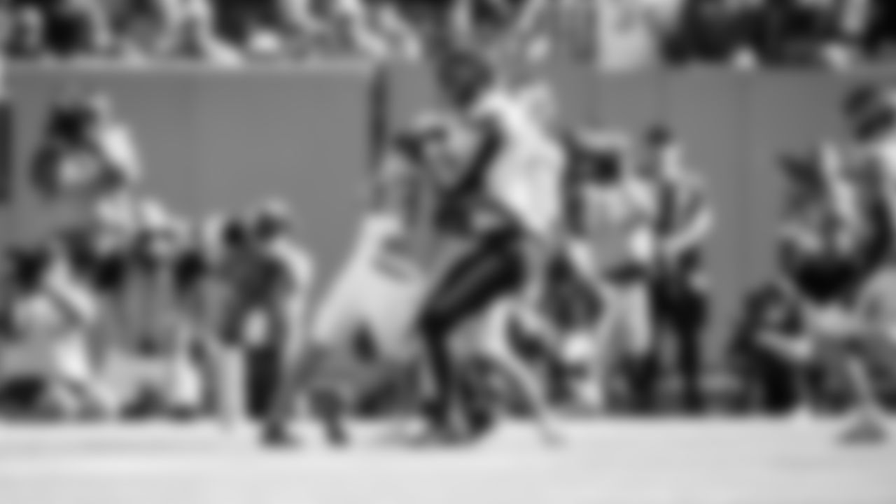 The Tennessee Titans and the Houston Texans compete at Nissan Stadium on November 16, 2025 in Nashville, TN. Photo By Beau Brune/Tennessee Titans