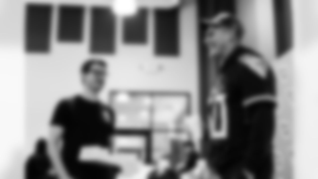 Tennessee Titans host a lunch and play bingo with veterans on Veteran's Day at Operation Stand Down on November 11, 2025 in Nashville, TN. Photo By Jessie Rogers/Tennessee Titans