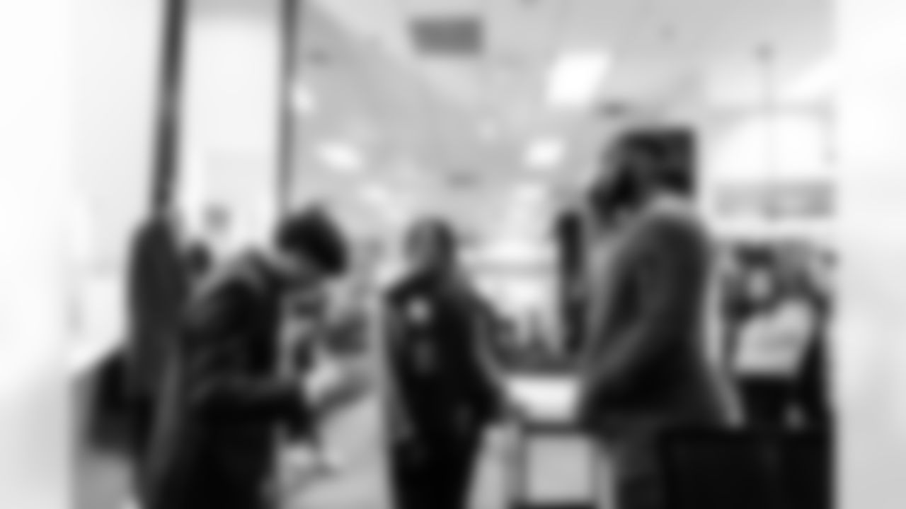 Defensive tackle Jeffery Simmons #98 of the Tennessee Titans hosts 5 high school seniors to get fitted for suits at Men's Warehouse on December 17, 2024 in Franklin, TN. Photo By Jessie Rogers/Tennessee Titans