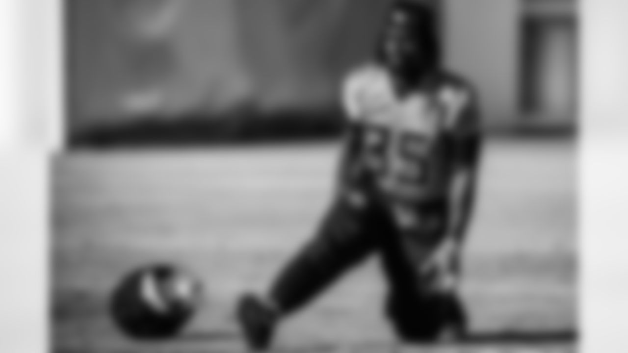 Tight end Chig Okonkwo #85 of the Tennessee Titans during practice at the Ascension Saint Thomas Sports Park on November 28, 2025 in Nashville, TN. Photo By Beau Brune/Tennessee Titans