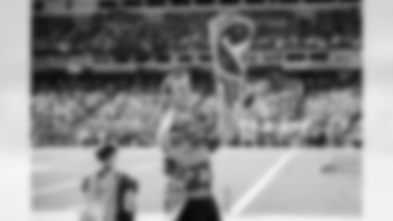 Tennessee Titans Cheerleaders during the game between the Tennessee Titans and the Houston Texans at Nissan Stadium on November 16, 2025 in Nashville, TN. Photo By Kaitlyn Hungerford/Tennessee Titans