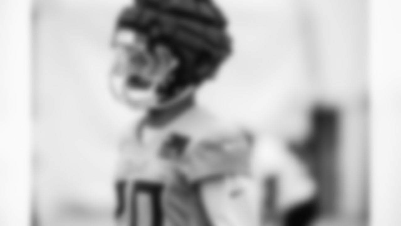 Running back Tony Pollard #20 of the Tennessee Titans during practice at the Ascension Saint Thomas Sports Park on December 26, 2025 in Nashville, TN. Photo By Donald Page/Tennessee Titans