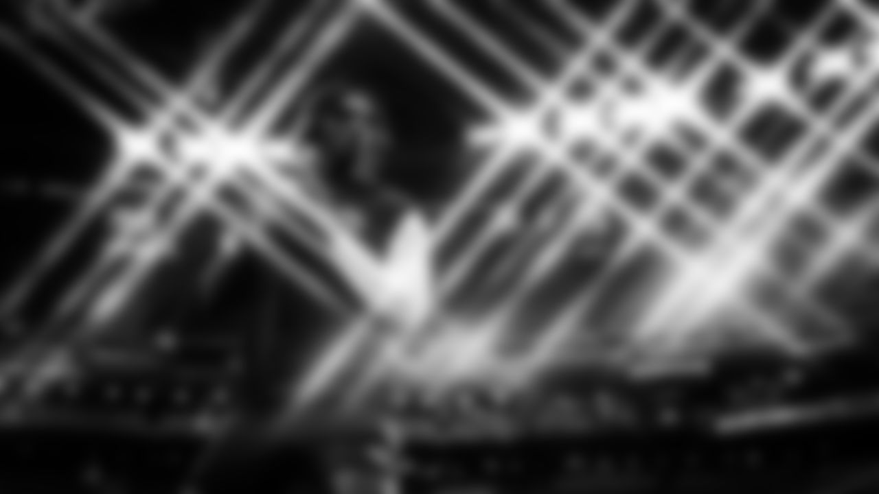 Quarterback Cam Ward #1 of the Tennessee Titans during the game between the Tennessee Titans and the Arizona Cardinals at State Farm Stadium on October 05, 2025 in Glendale, AZ. Photo By Donald Page/Tennessee Titans