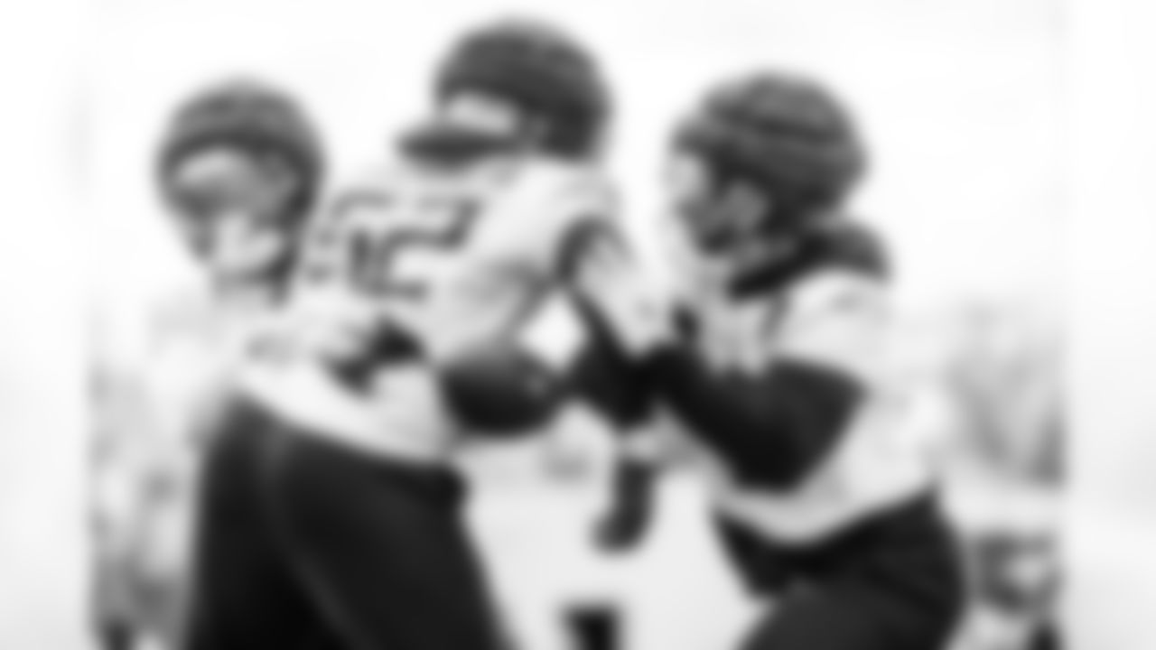 Linebacker Kyzir White #42 of the Tennessee Titans during practice at the Ascension Saint Thomas Sports Park on October 30, 2025 in Nashville, TN. Photo By Donald Page/Tennessee Titans