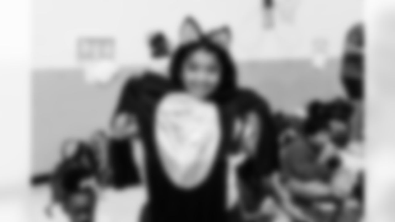 Defensive end Sebastian Joseph-Day #69 of the Tennessee Titans partners with Backfield In Motion to throw a Halloween Party for youth at Amqui Elementary School on October 21, 2025 in Nashville, TN. Photo By Jessie Rogers/Tennessee Titans